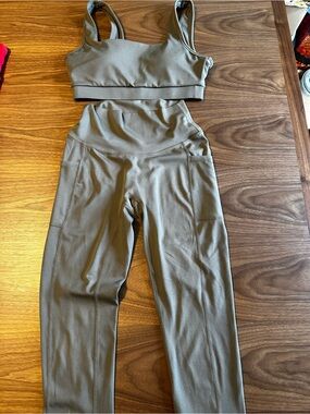 Paragon Driftwood Seamless Naked Pocket Leggings AND Naked Square Neck Bra